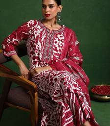 Women Printed Regular Thread Work Pure Cotton Kurta with Trousers & With Dupatta