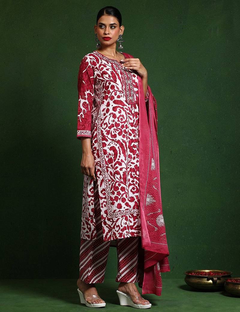 Women Printed Regular Thread Work Pure Cotton Kurta with Trousers & With Dupatta