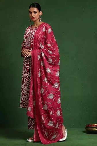 Women Printed Regular Thread Work Pure Cotton Kurta with Trousers & With Dupatta