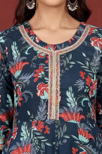 Women Floral Printed Regular Pure Cotton Kurta with Trousers & With Dupatta