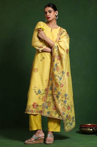 Floral Embroidered Sequinned Chanderi Silk Kurta with Trousers & Dupatta