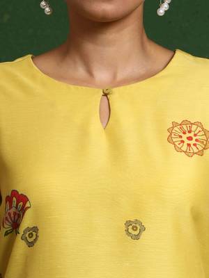 Floral Embroidered Sequinned Chanderi Silk Kurta with Trousers & Dupatta 7