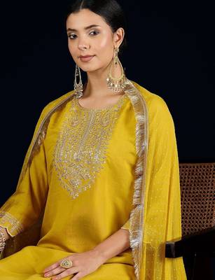 Women Ethnic Motifs Embroidered Regular Thread Work Kurta with Trousers & With Dupatta 3