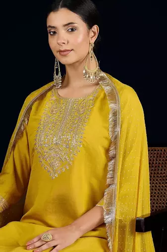 Women Ethnic Motifs Embroidered Regular Thread Work Kurta with Trousers & With Dupatta