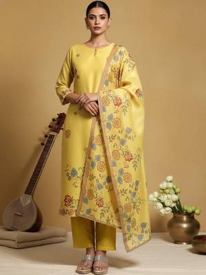Women Floral Printed Regular Chanderi Silk Kurta with Trousers & With Dupatta 1