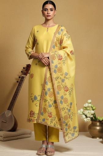 Women Floral Printed Regular Chanderi Silk Kurta with Trousers & With Dupatta