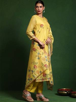 Women Floral Printed Regular Chanderi Silk Kurta with Trousers & With Dupatta 5