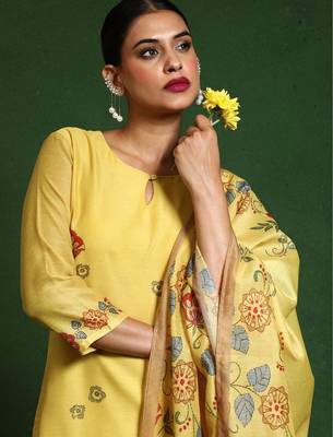 Women Floral Printed Regular Chanderi Silk Kurta with Trousers & With Dupatta 6