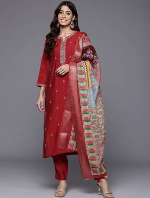 Women Floral Embroidered Kurta with Trousers & Dupatta 1