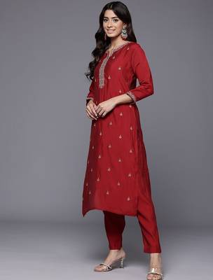 Women Floral Embroidered Kurta with Trousers & Dupatta 5