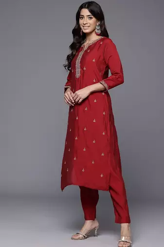 Women Floral Embroidered Kurta with Trousers & Dupatta