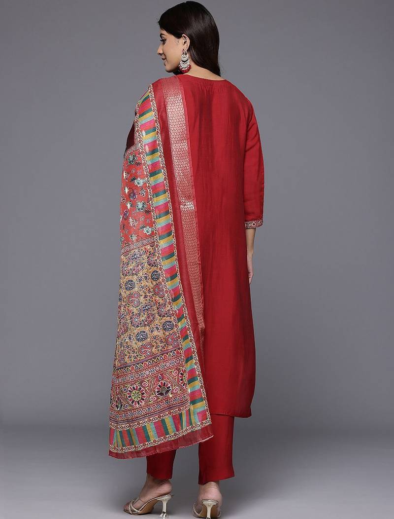 Women Floral Embroidered Kurta with Trousers & Dupatta