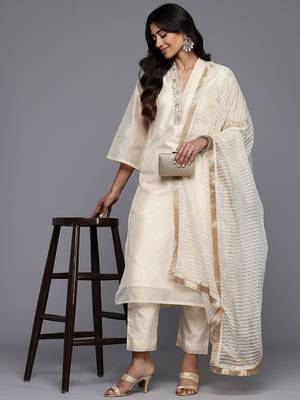 Floral Embroidered Kurta with Trousers & With Dupatta 8
