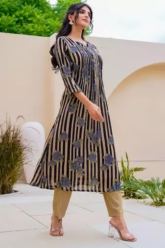 Women Printed Regular Kurta with Trousers
