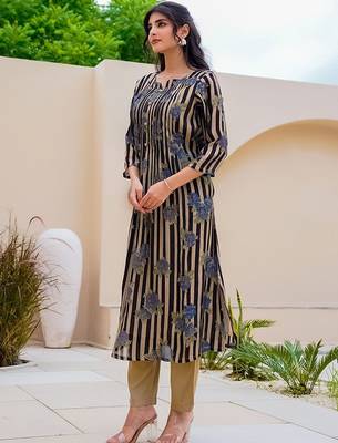 Women Printed Regular Kurta with Trousers 3
