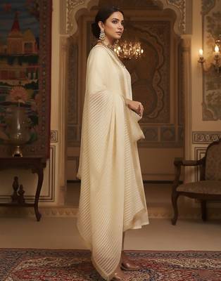 Women Regular Thread Work Kurta with Trousers & With Dupatta 2