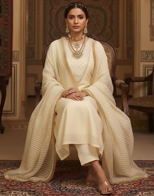 Women Regular Thread Work Kurta with Trousers & With Dupatta 6