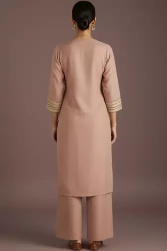 Women Regular Thread Work Kurta with Trousers & With Dupatta