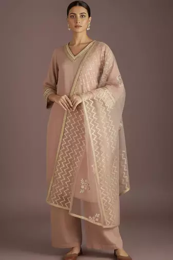 Women Regular Thread Work Kurta with Trousers & With Dupatta
