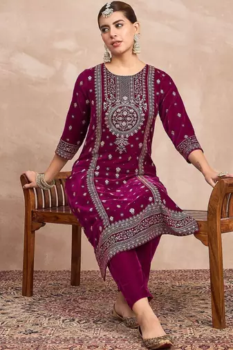 Women Ethnic Motifs Embroidered Kurta with Trousers