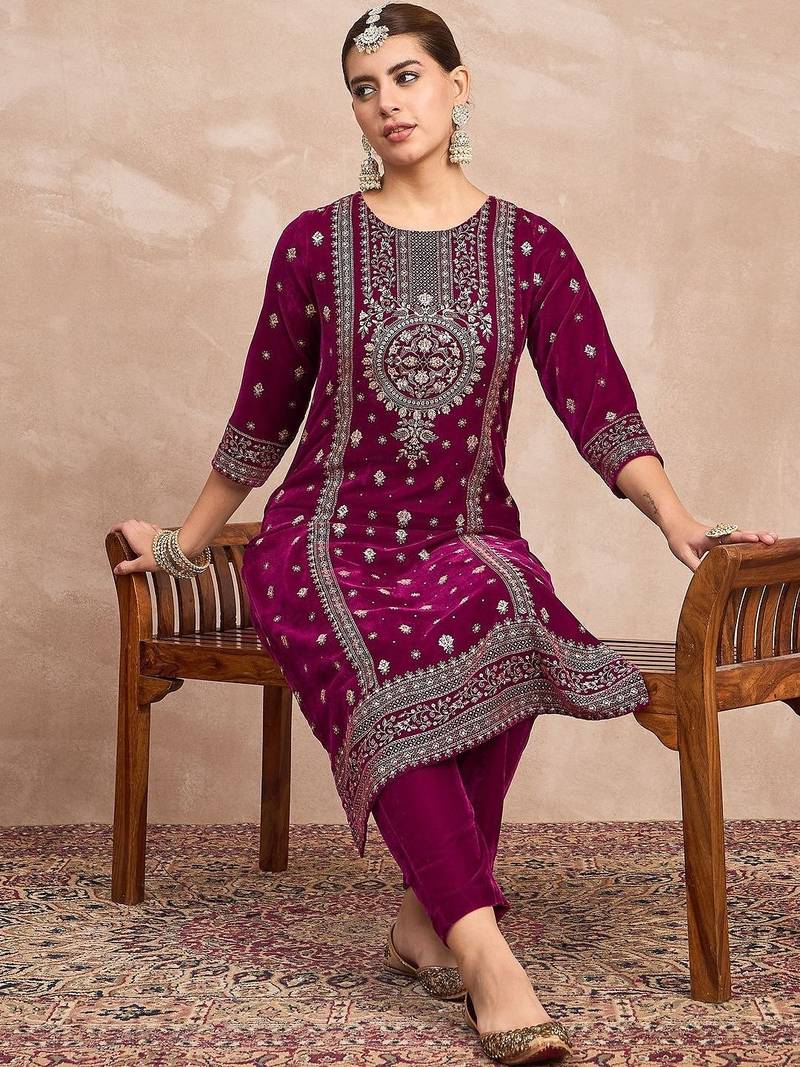 Women Ethnic Motifs Embroidered Kurta with Trousers
