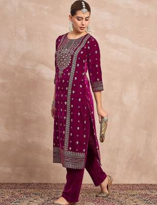 Women Ethnic Motifs Embroidered Kurta with Trousers 5