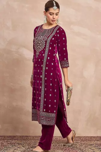 Women Ethnic Motifs Embroidered Kurta with Trousers