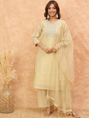 Floral Yoke Design Regular V-Neck Straight Kurta With Trousers And Dupatta 1