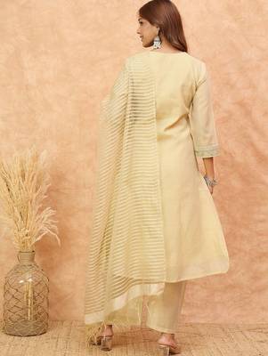 Floral Yoke Design Regular V-Neck Straight Kurta With Trousers And Dupatta 3