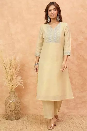 Floral Yoke Design Zari Details Straight Kurta With Trousers & Dupatta