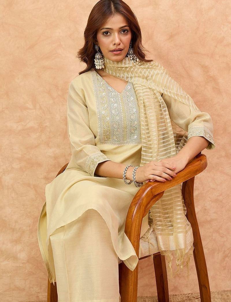 Floral Yoke Design Zari Details Straight Kurta With Trousers & Dupatta