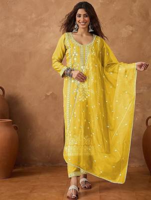 Floral Embroidered Thread Work Kurta With Trousers & Dupatta 1