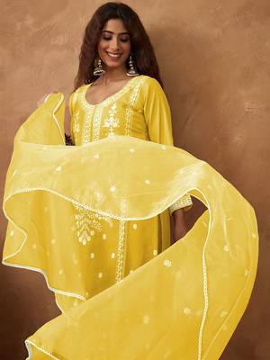 Floral Embroidered Thread Work Kurta With Trousers & Dupatta 7