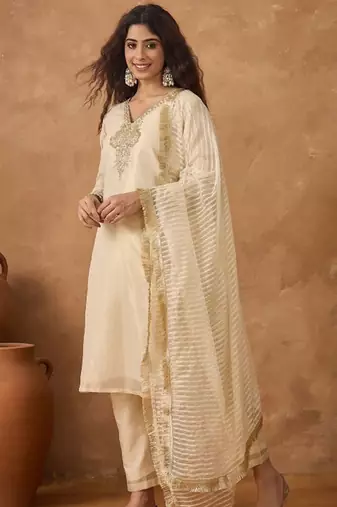 Yoke Design V-Neck Straight Kurta With Trousers & Dupatta