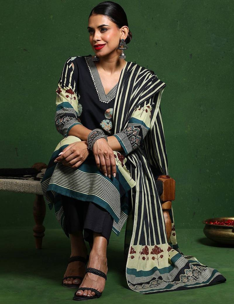 Women Printed Regular Gotta Patti Pure Cotton Kurta with Trousers & With Dupatta