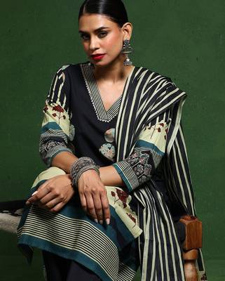 Women Printed Regular Gotta Patti Pure Cotton Kurta with Trousers & With Dupatta 6