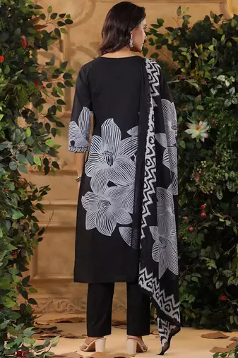 Floral Printed V-Neck Pure Cotton Kurta With Trousers & Dupatta