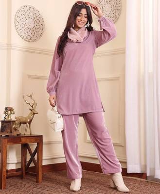 Women V Neck Balloon Sleeve V Neck Velvet Winter Kurta with Trouser 1