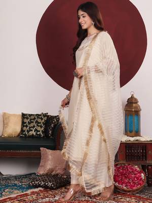 Floral Yoke Design Sequinned Keyhole Neck Straight Kurta With Trouser & Dupatta 4