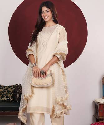 Floral Yoke Design Round Neck Regular Kurta With Palazzo With Dupatta 2