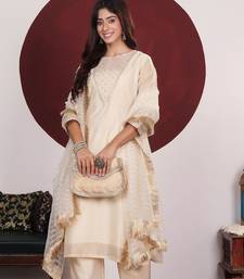 Floral Yoke Design Round Neck Regular Kurta With Palazzo With Dupatta