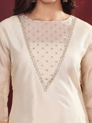Floral Yoke Design Round Neck Regular Kurta With Palazzo With Dupatta 4