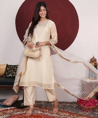 Floral Yoke Design Round Neck Regular Kurta With Palazzo With Dupatta 7