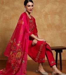 Women Floral Yoke Design Regular Thread Work Kurta with Trousers & With Dupatta