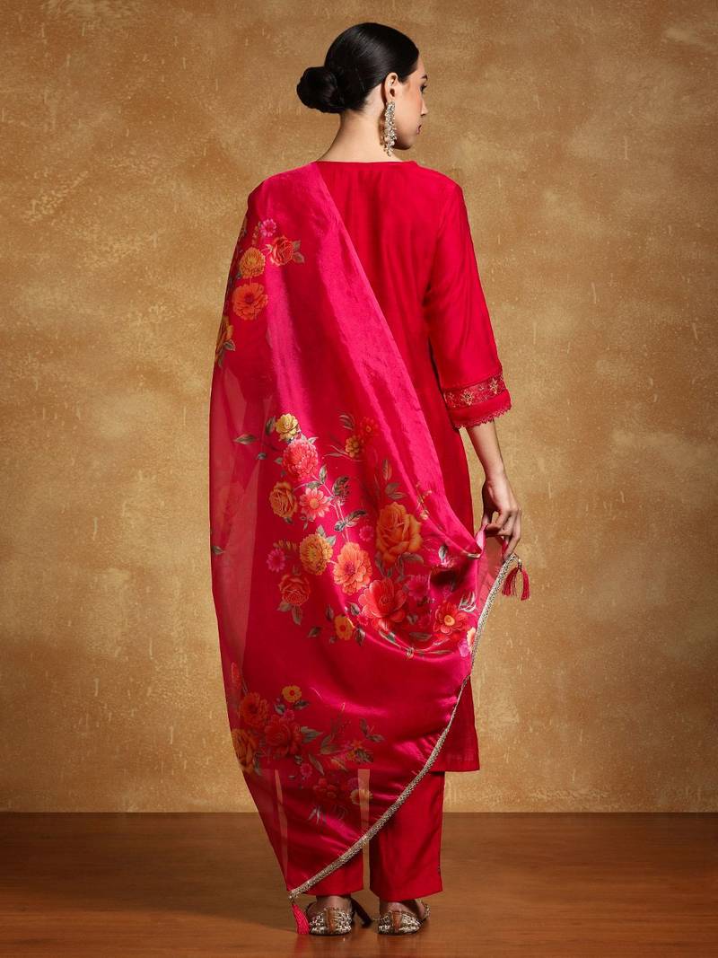 Women Floral Yoke Design Regular Thread Work Kurta with Trousers & With Dupatta