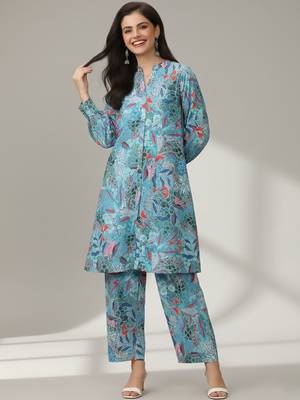 Women Floral Printed Regular Kurta with Trousers 5