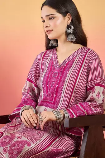 Floral Printed V-Neck Kurta With Trousers