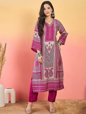 Floral Printed V-Neck Kurta With Trousers 1