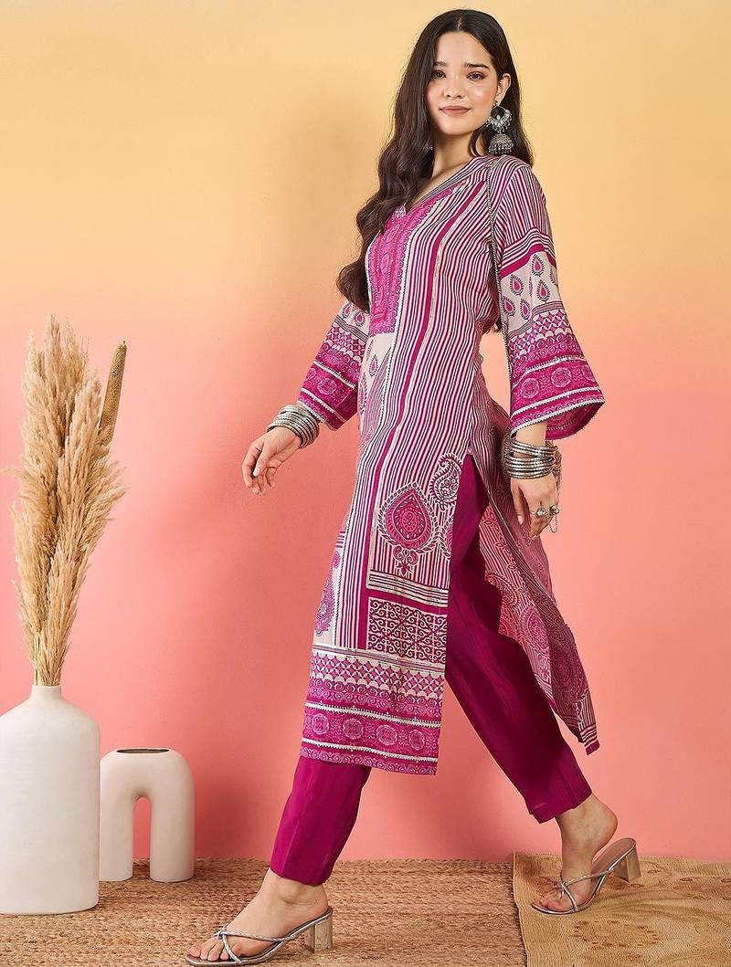 Floral Printed V-Neck Kurta With Trousers