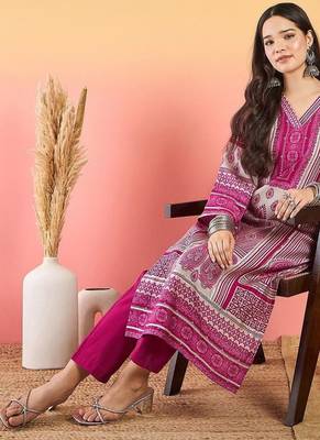 Floral Printed V-Neck Kurta With Trousers 4